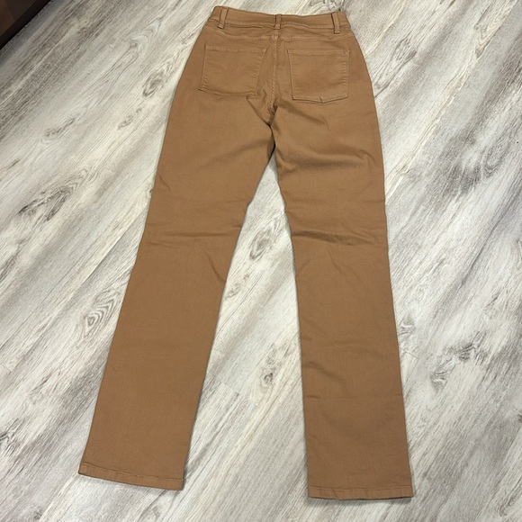 L.L. Bean Women’s True Shape Classic Fit Straight Leg Cotton Blend Denim Jeans - Picture 2 of 9